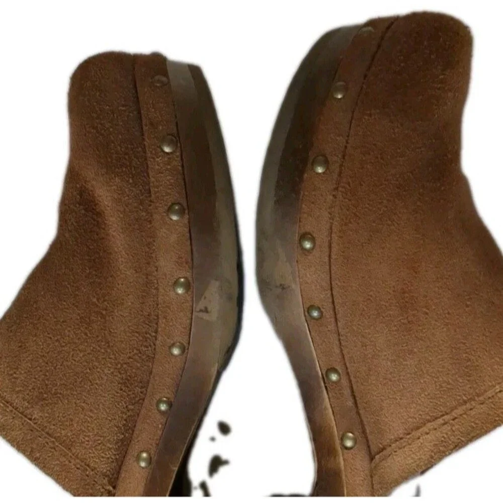 UGG Vintage Girls 13 Tan Suede Heeled Clogs Wood Sole Mules Model 3284 Retro